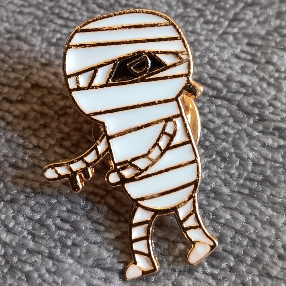 One-Eyed Stumbling Mummy Pin, Metal Enamel Adorable Horror Monster Brooch